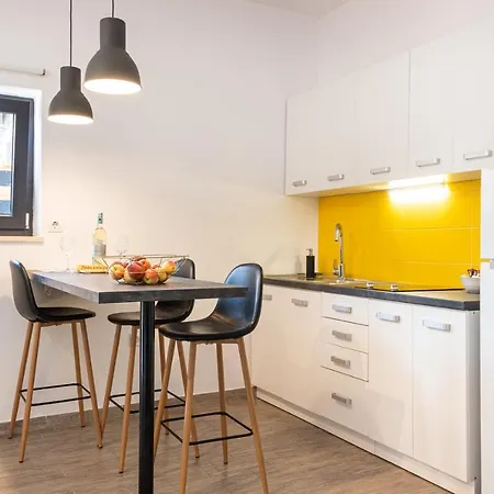 Apartmán Les - 4 Min Walk From Amphiteatre Pula