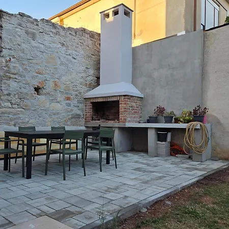 Les - 4 Min Walk From Amphiteatre Póla