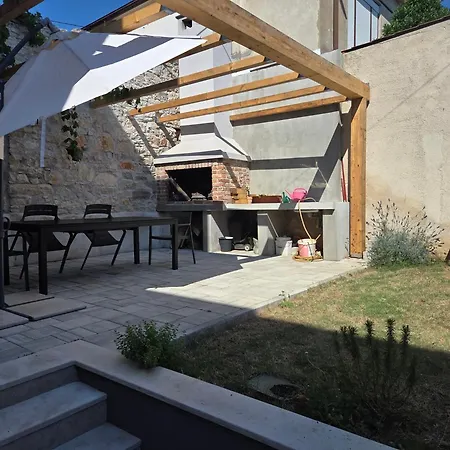 Les - 4 Min Walk From Amphiteatre Apartmán *